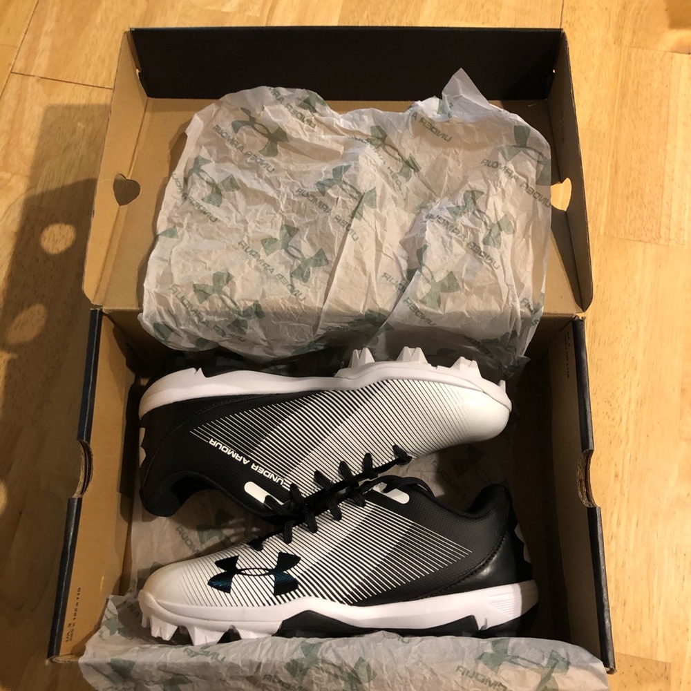 NEW in box Under Armour black & white cleats